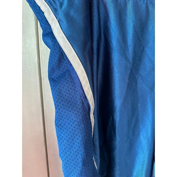Men’s size Large blue basketball shorts - Picture 8 of 12
